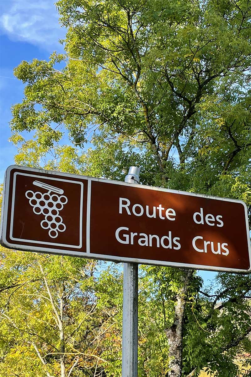Join-our-Wine-Club road sign