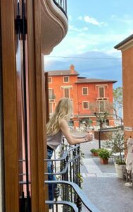 Balcony with street view